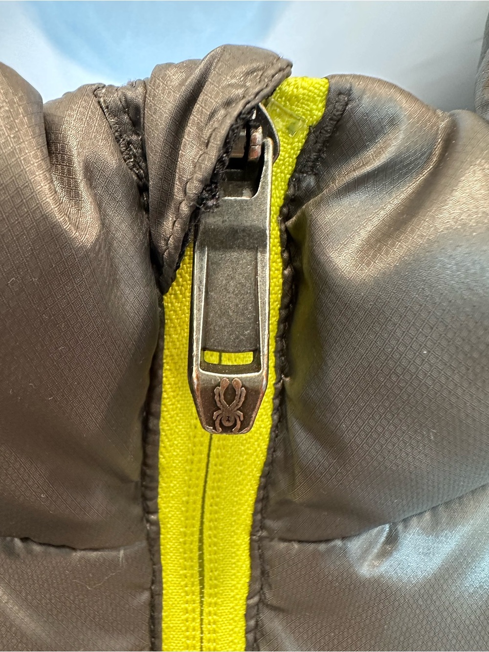AUTHENTIC SPYDER Men’s XL Olive Green Puffer Jacket Neon Green Zip Size XL - Picture 3 of 11